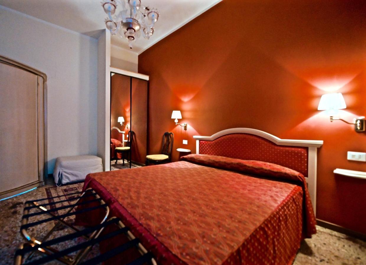 Chandeliers Apartment Veneza Exterior foto