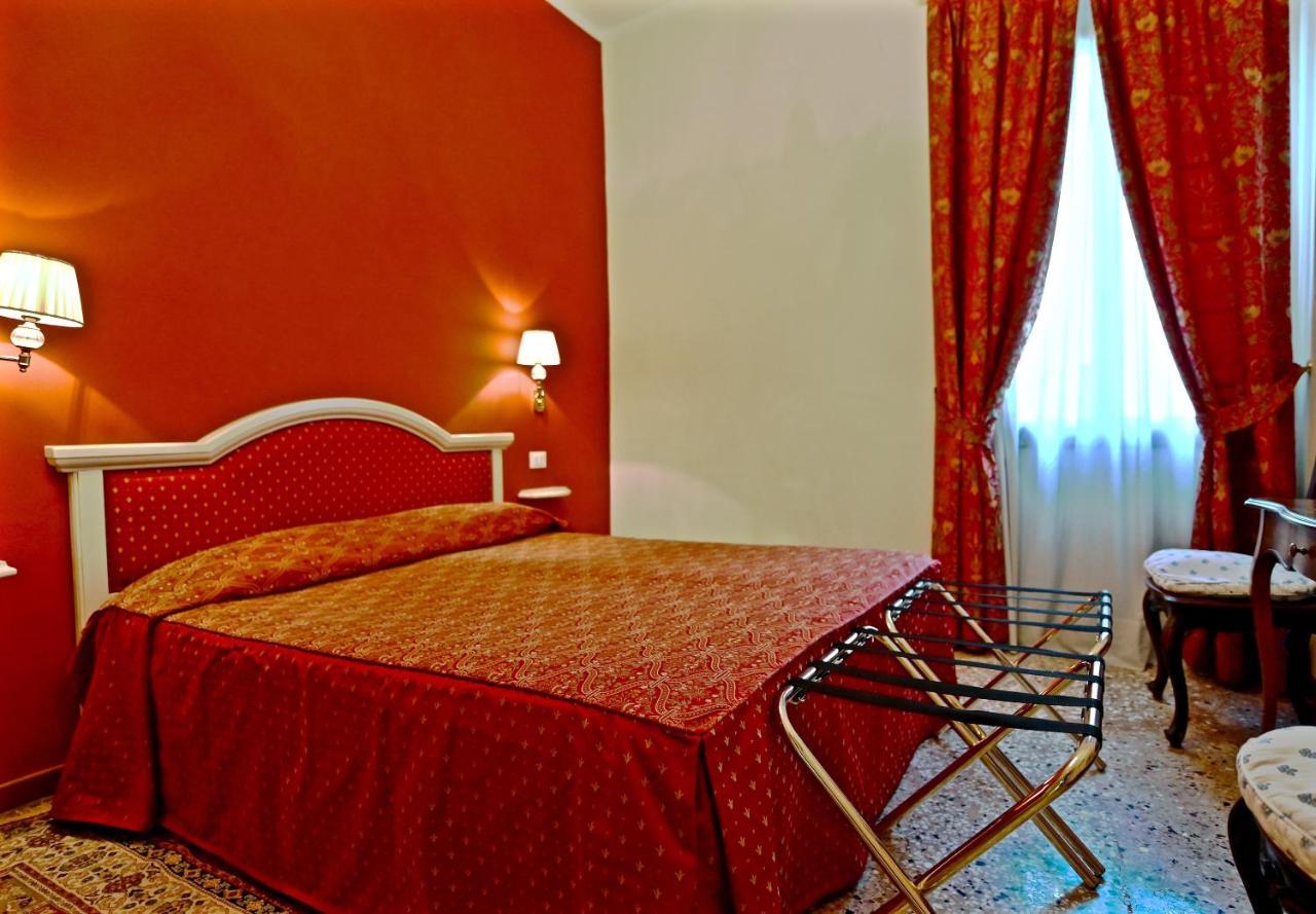 Chandeliers Apartment Veneza Exterior foto